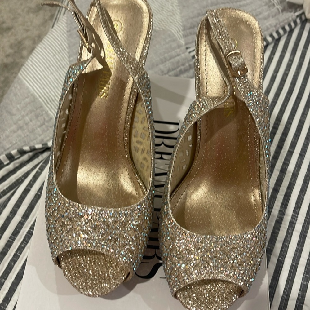 Dream pairs gold glitter heels